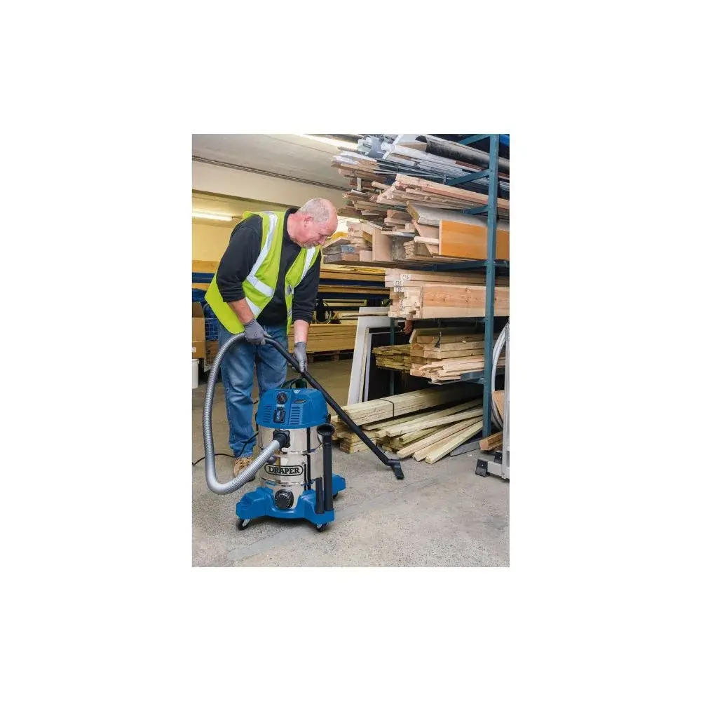 Draper 20529 30L 1600W Wet And Dry Vacum Cleaner 230V Power Socket.webp