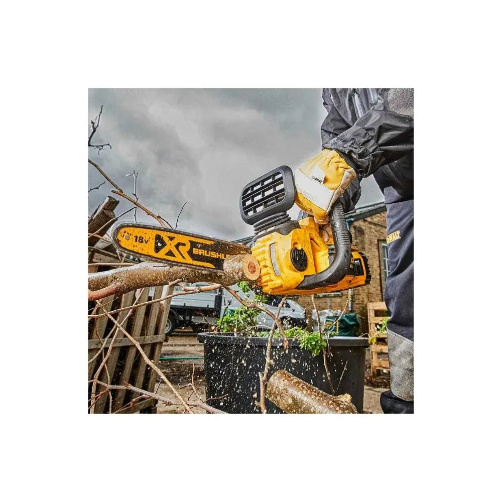 DeWalt DCM565 18V XR Cordless Brushless Chainsaw with 1 x 4.0Ah Battery (3).webp
