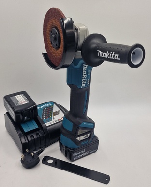 Makita DGA513 18V LXT 125MM Brushless Angle Grinder with 2x 5Ah Battery and Charger